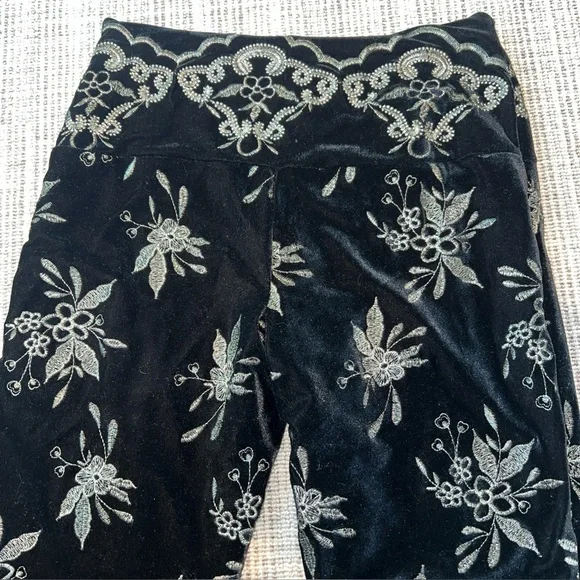 Free People Women's Floral Print Velvet Flared Pants Boho Retro Festival Small - Picture 13 of 14